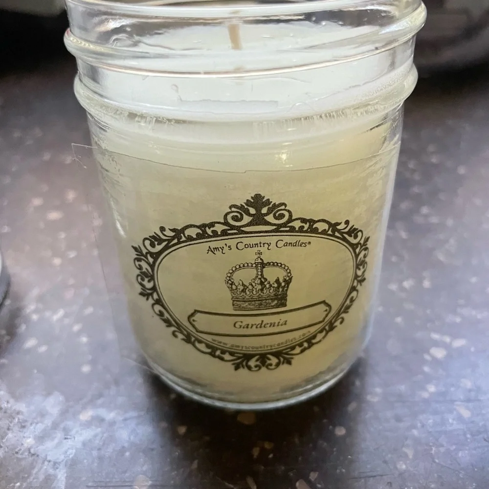 Gardenia Spa Ritz Carlton Candles 10oz. - Picture 3 of 7